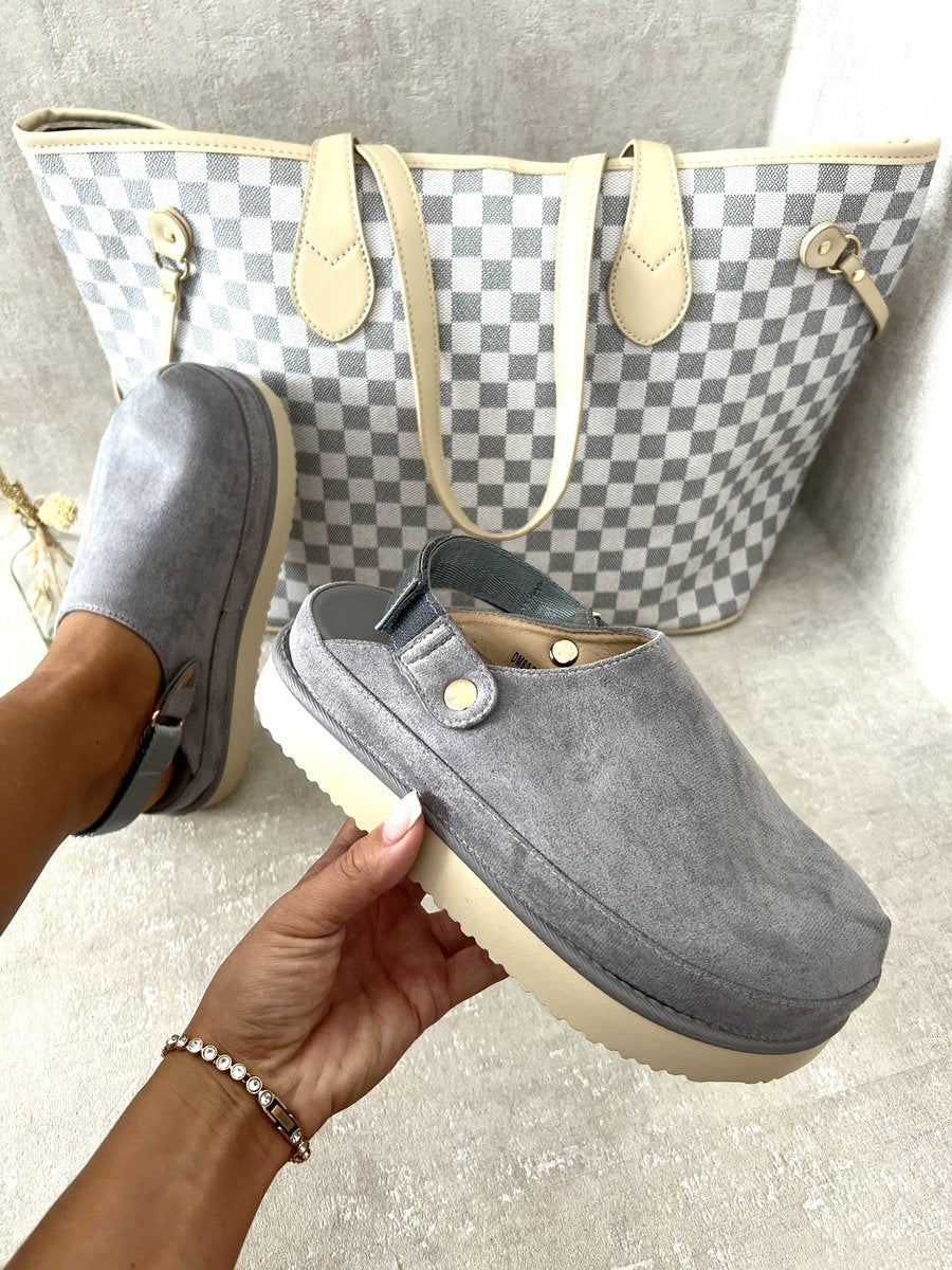 Chunky Slingback Closed Toe Clogs